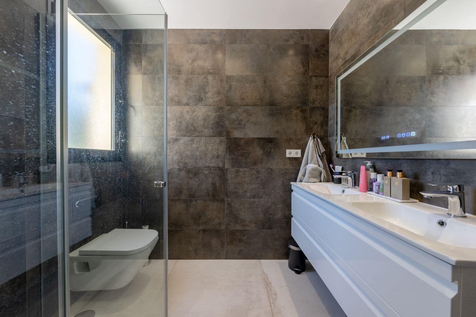 3 sypialnia Penthouse na sprzedaż w Nueva Andalucia z basenem garażem - 1 195 000 € (Ref: 9257163)