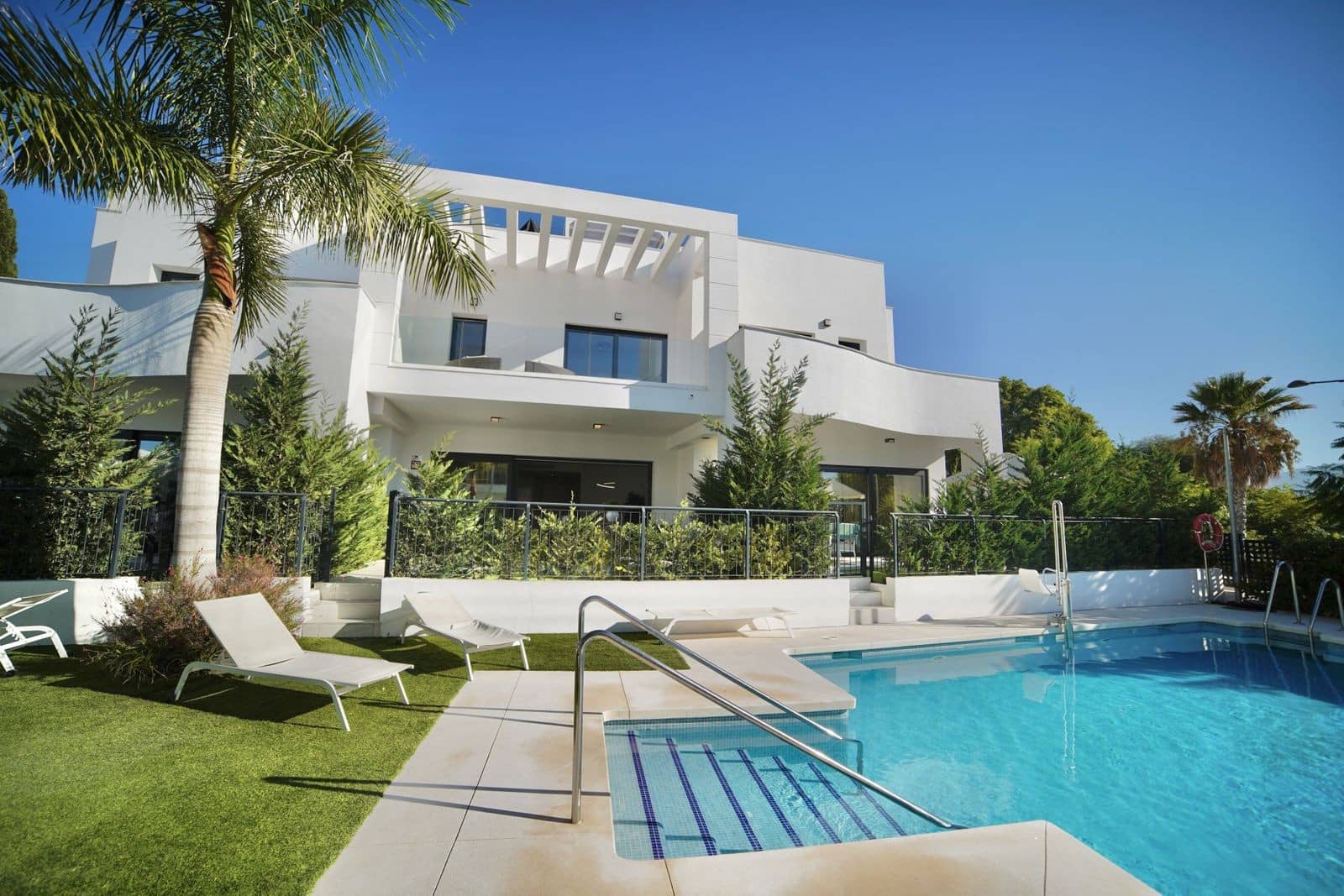 3 bedroom Townhouse for sale in Bel-Air with pool garage - € 899,000 (Ref: 9257164)