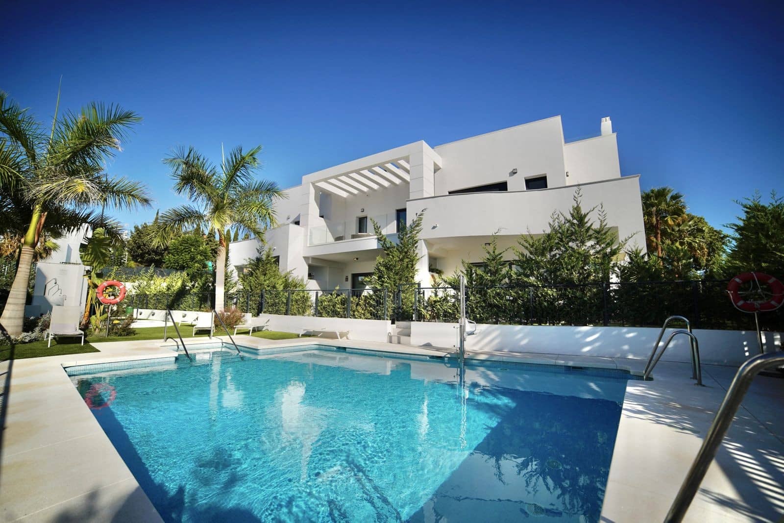 3 bedroom Townhouse for sale in Bel-Air with pool garage - € 899,000 (Ref: 9257164)