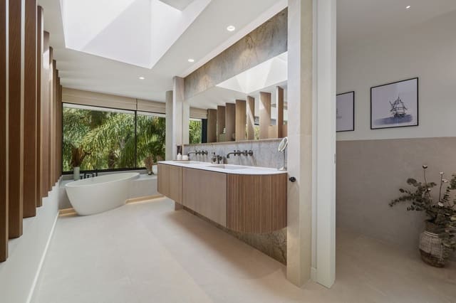 5 sypialnia Willa na sprzedaż w Marbella z basenem garażem - 5 875 000 € (Ref: 9257165)