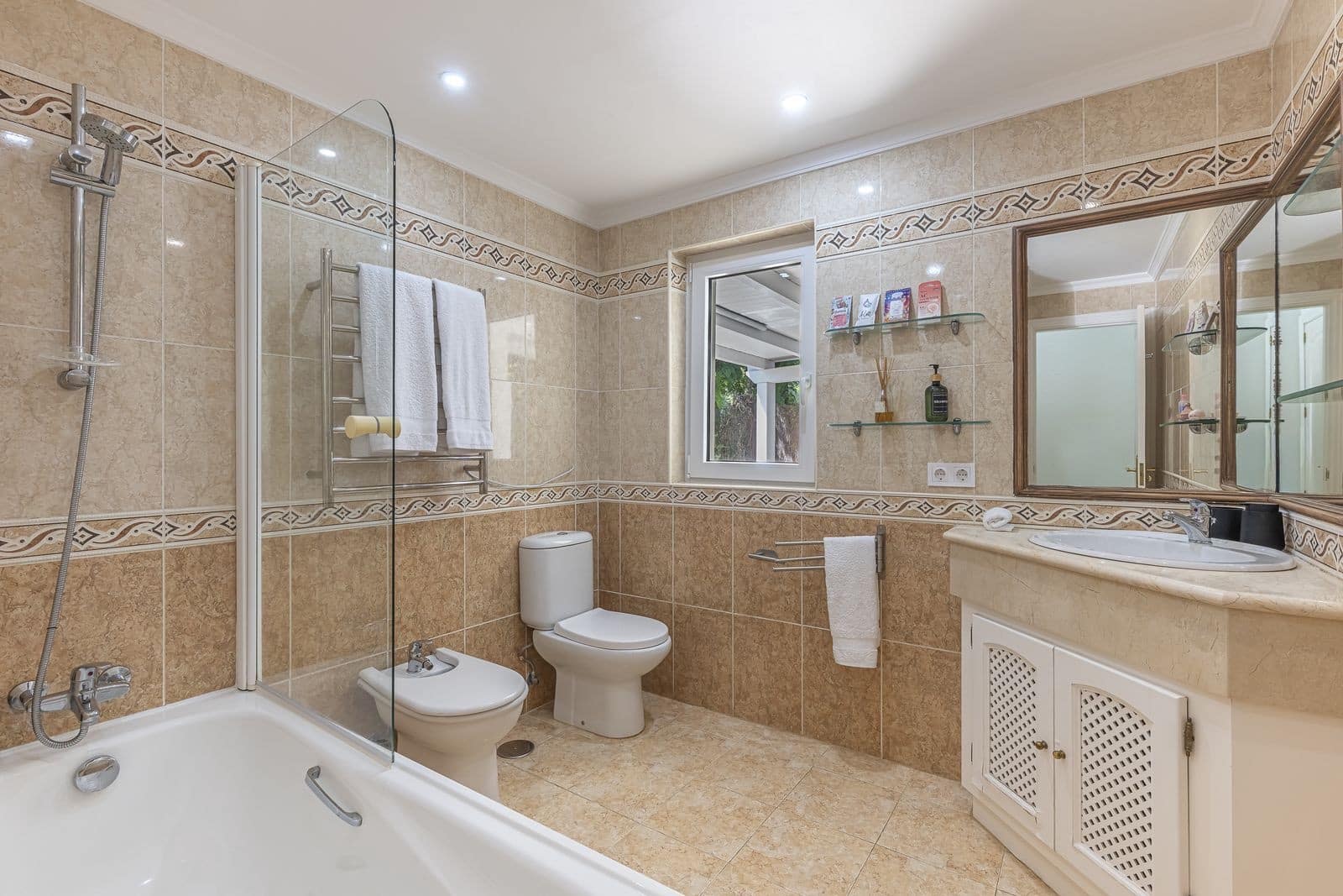 5 quarto Moradia para venda em Sotogrande com piscina - 1 795 000 € (Ref: 9257176)