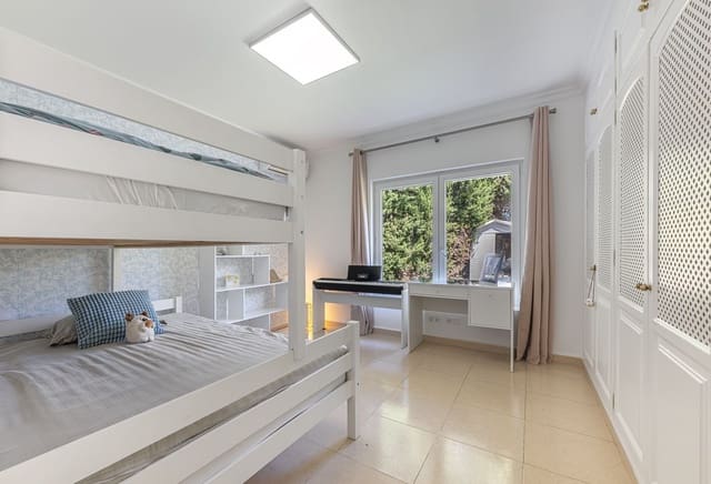 5 quarto Moradia para venda em Sotogrande, San Roque com piscina - 1 795 000 € (Ref: 9257176)