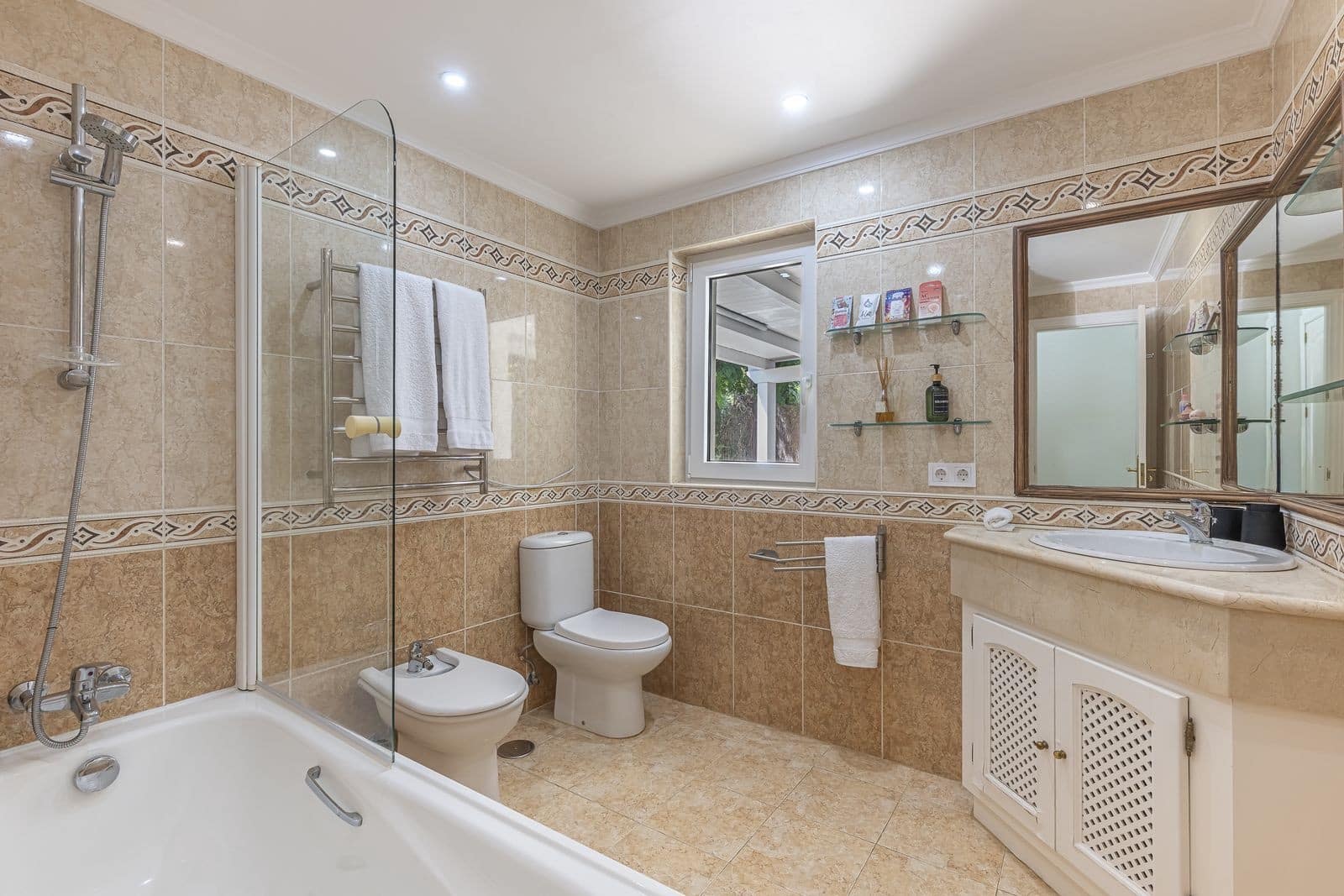 5 soveværelse Villa til salg i Sotogrande med swimmingpool - € 1.795.000 (Ref: 9257176)