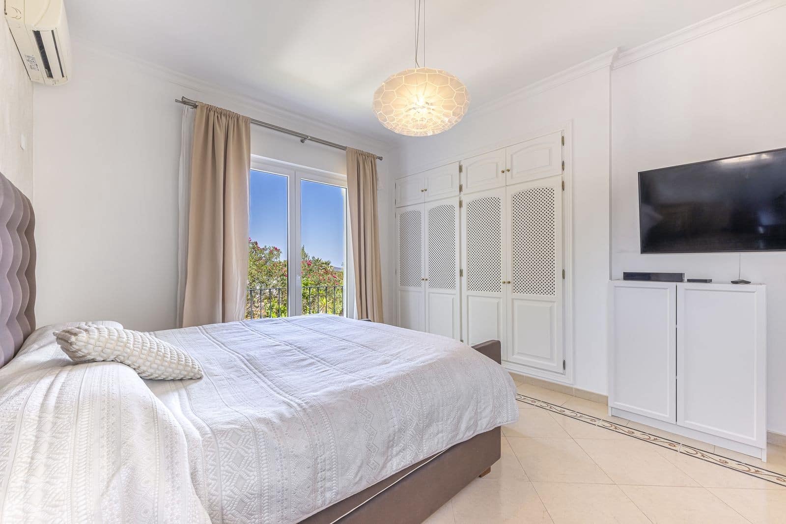 5 soveværelse Villa til salg i Sotogrande med swimmingpool - € 1.795.000 (Ref: 9257176)