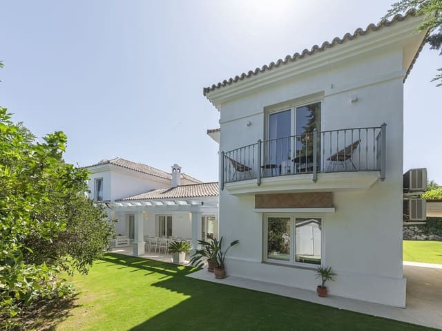 Chalet de 5 habitaciones en Sotogrande, San Roque en venta con piscina - 1.795.000 € (Ref: 9257176)