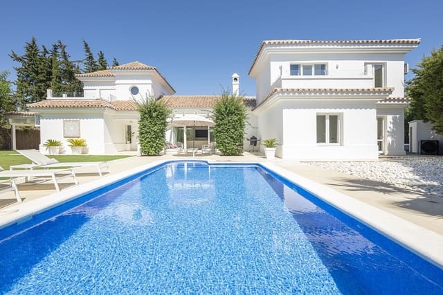 Chalet de 5 habitaciones en Sotogrande, San Roque en venta con piscina - 1.795.000 € (Ref: 9257176)
