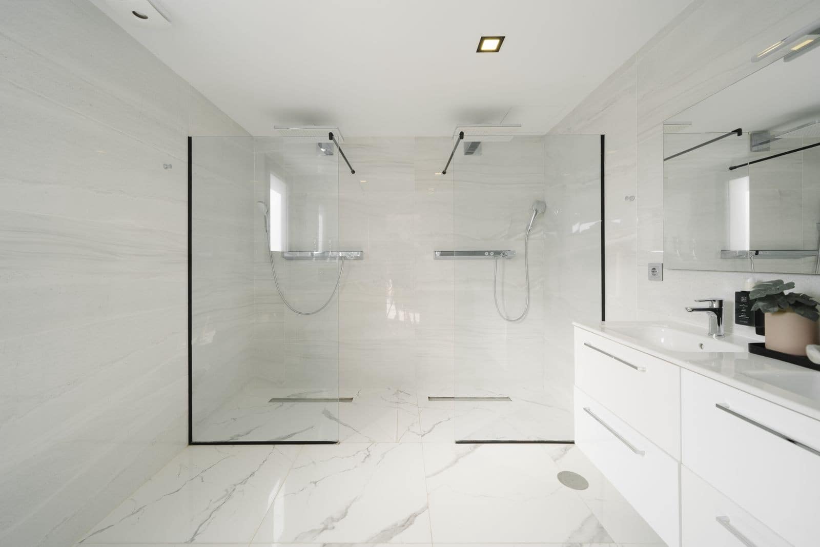 Chalet de 4 habitaciones en Nueva Andalucia en venta - 2.695.000 € (Ref: 9262492)