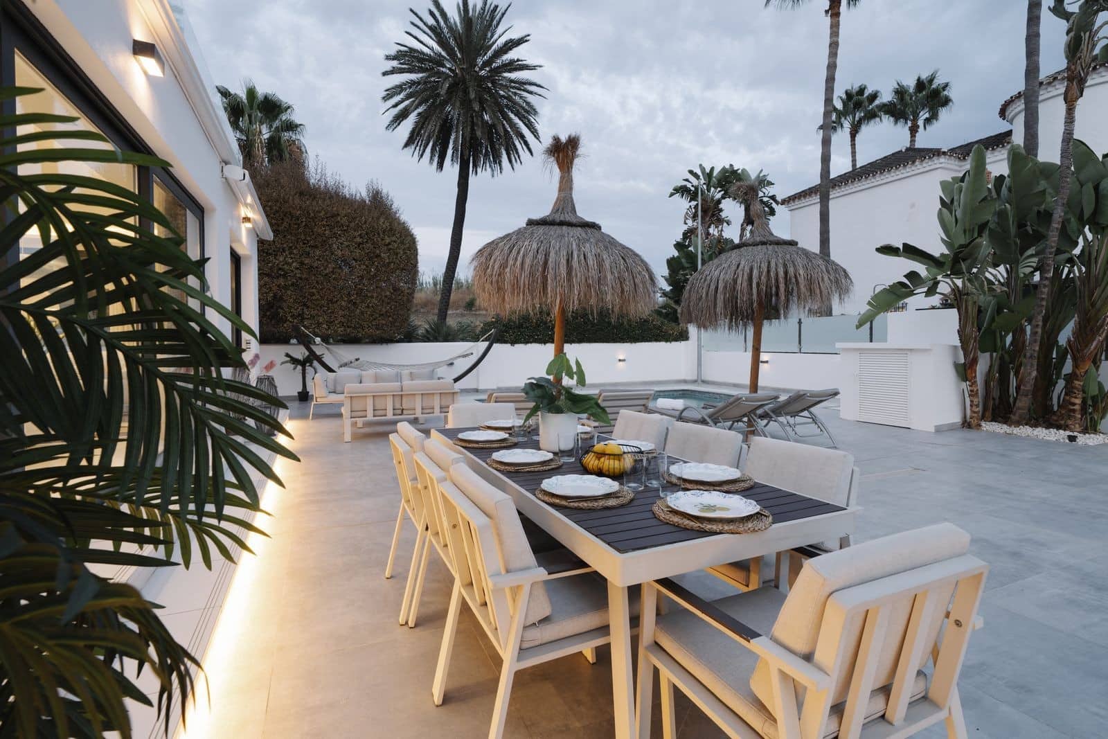 Chalet de 4 habitaciones en Nueva Andalucia en venta - 2.695.000 € (Ref: 9262492)