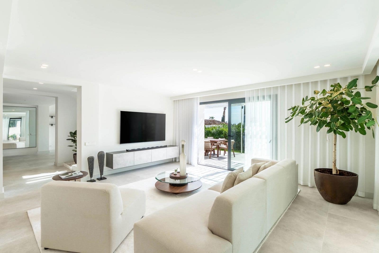 4 bedroom Villa for sale in Nueva Andalucia with pool garage - € 2,795,000 (Ref: 9262493)