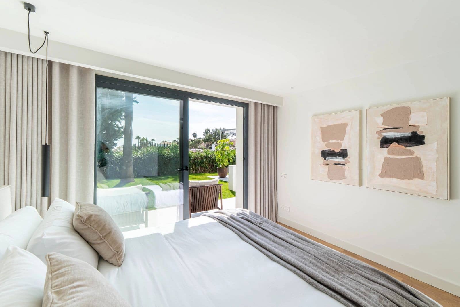 4 bedroom Villa for sale in Nueva Andalucia with pool garage - € 2,795,000 (Ref: 9262493)