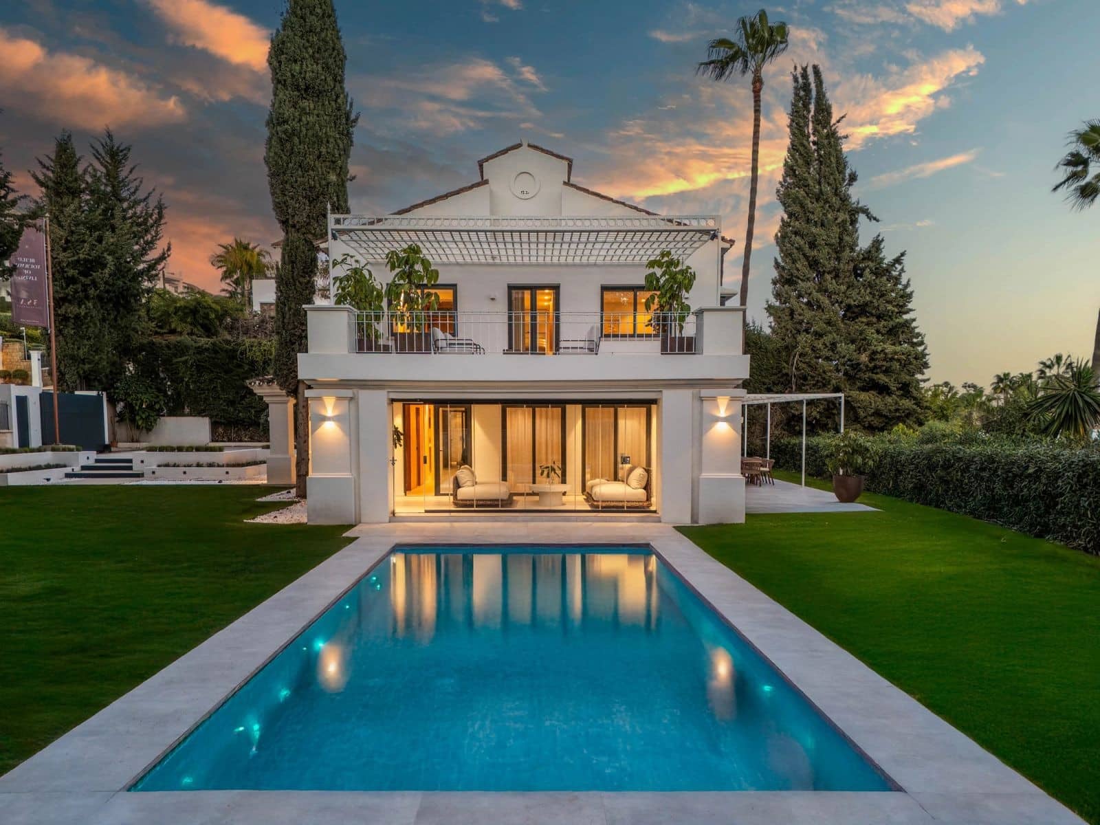 4 bedroom Villa for sale in Nueva Andalucia with pool garage - € 2,795,000 (Ref: 9262493)