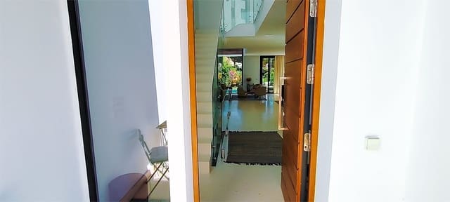 5 sovrum Semi-fristående Villa till salu i Marbella med pool garage - 1 695 000 € (Ref: 9272450)