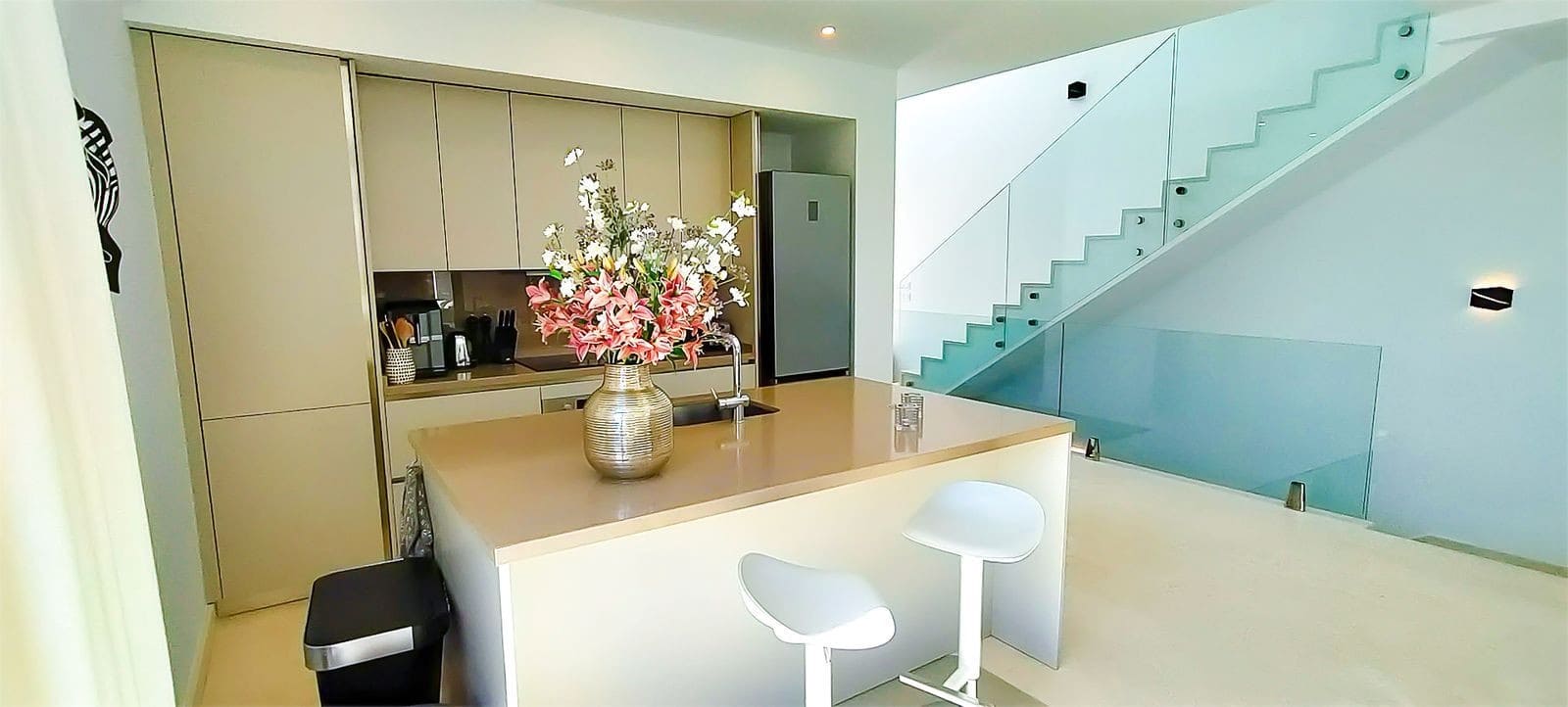 5 soveværelse Semi-Rækkehus til salg i Marbella med swimmingpool garage - € 1.695.000 (Ref: 9272450)