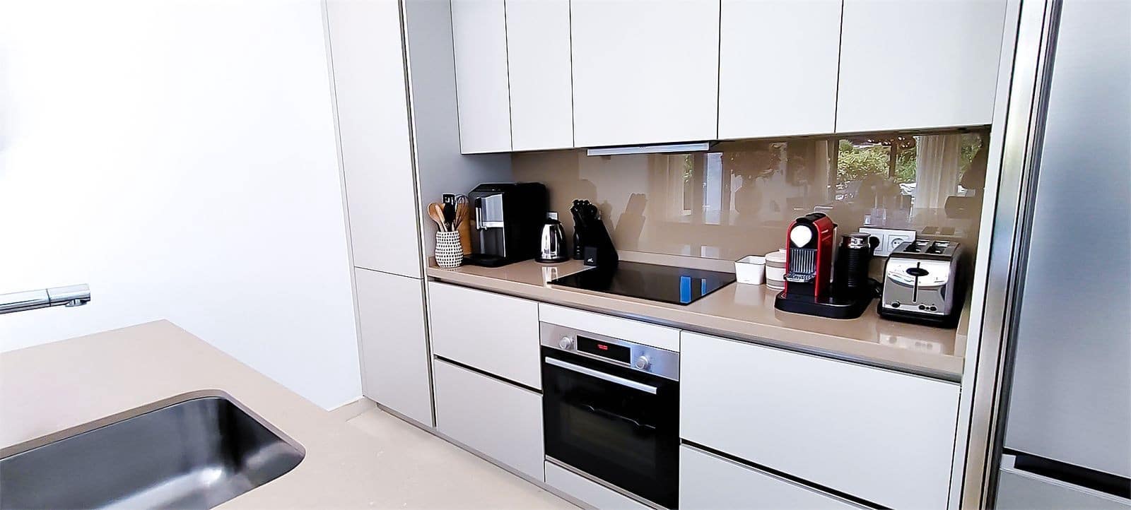 5 soveværelse Semi-Rækkehus til salg i Marbella med swimmingpool garage - € 1.695.000 (Ref: 9272450)