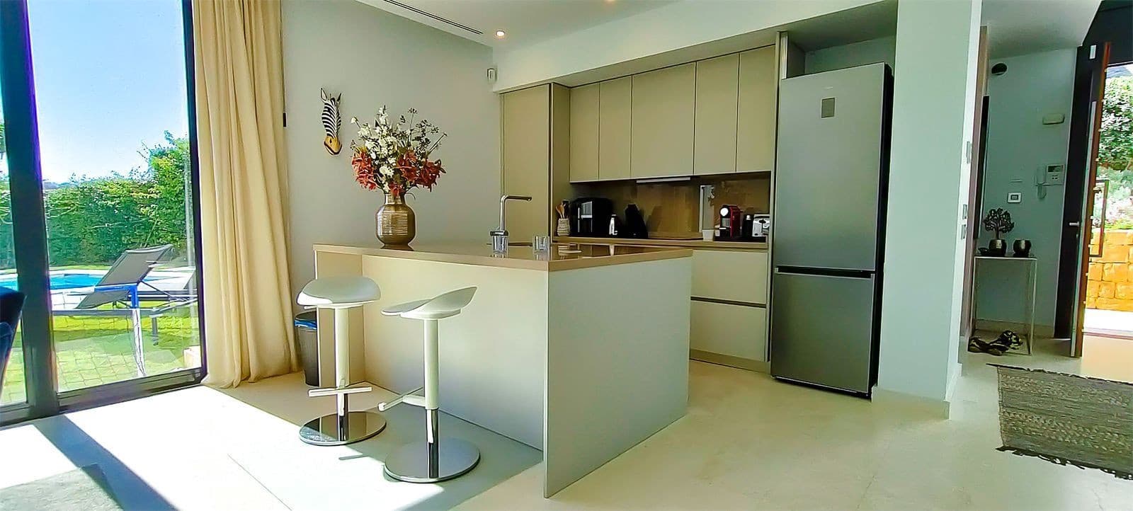 5 soveværelse Semi-Rækkehus til salg i Marbella med swimmingpool garage - € 1.695.000 (Ref: 9272450)