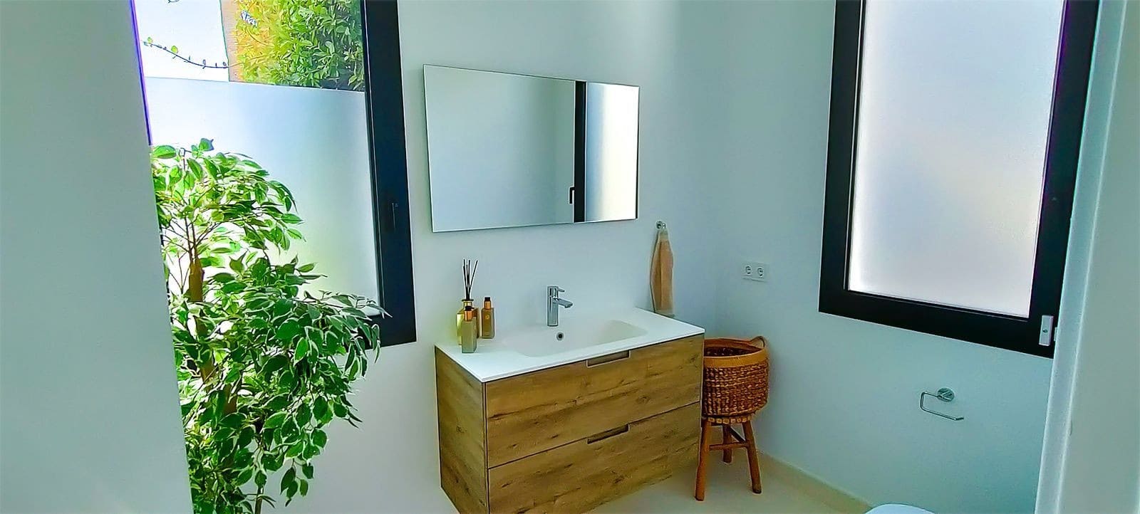 5 soveværelse Semi-Rækkehus til salg i Marbella med swimmingpool garage - € 1.695.000 (Ref: 9272450)