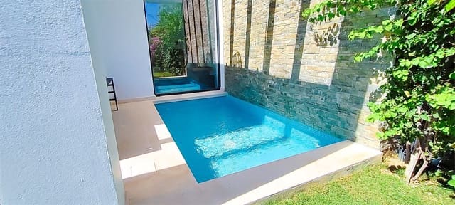 5 sovrum Semi-fristående Villa till salu i Marbella med pool garage - 1 695 000 € (Ref: 9272450)