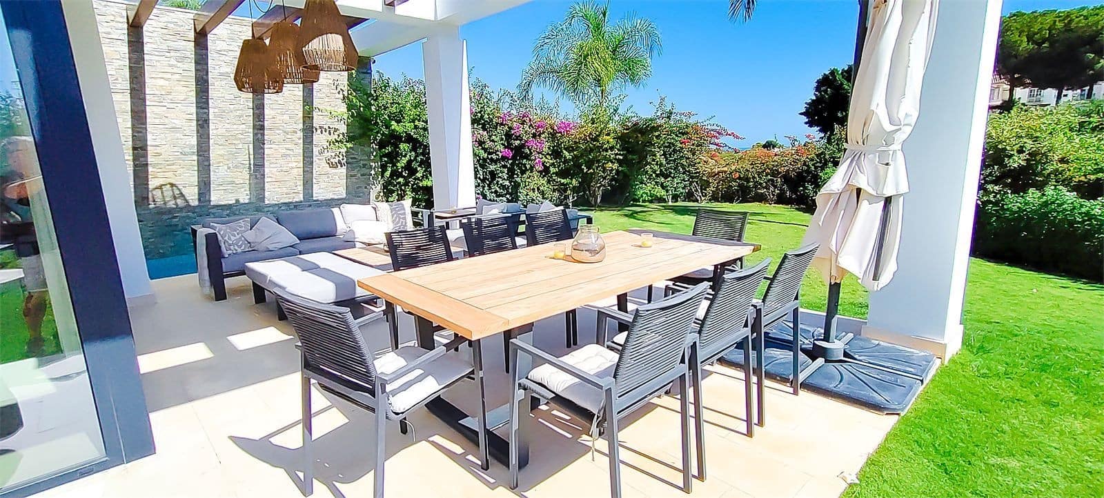 5 soveværelse Semi-Rækkehus til salg i Marbella med swimmingpool garage - € 1.695.000 (Ref: 9272450)