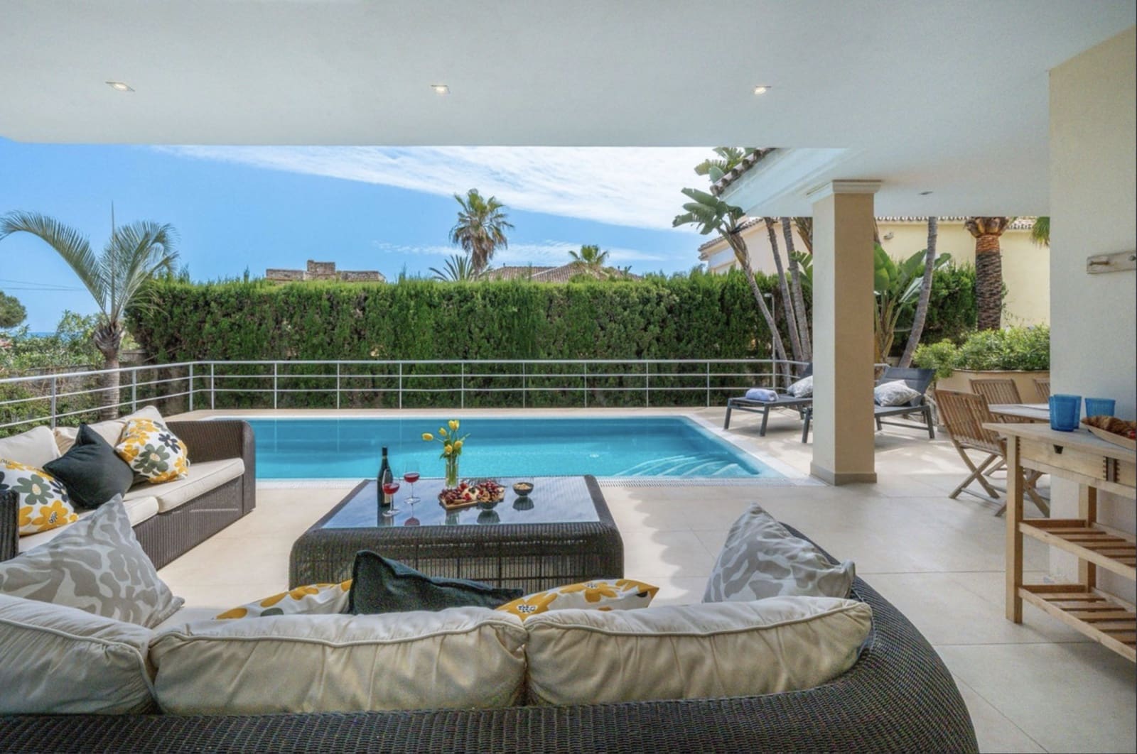 6 bedroom Villa for sale in Marbella with pool garage - € 2,400,000 (Ref: 9285118)