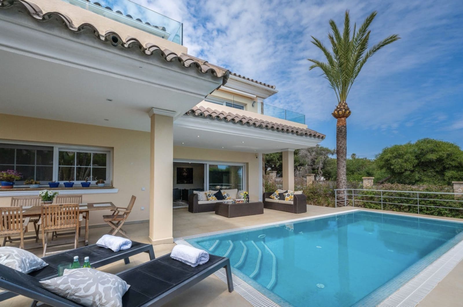 6 bedroom Villa for sale in Marbella with pool garage - € 2,400,000 (Ref: 9285118)