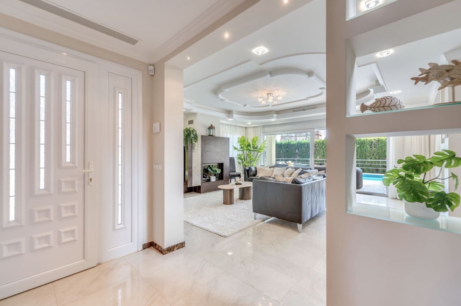 6 bedroom Villa for sale in Marbella with pool garage - € 2,400,000 (Ref: 9285118)