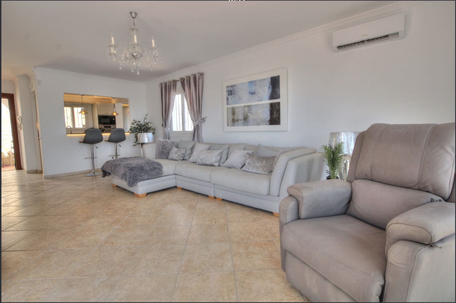 4 bedroom Villa for sale in La Cala de Mijas with pool garage - € 995,000 (Ref: 9297406)