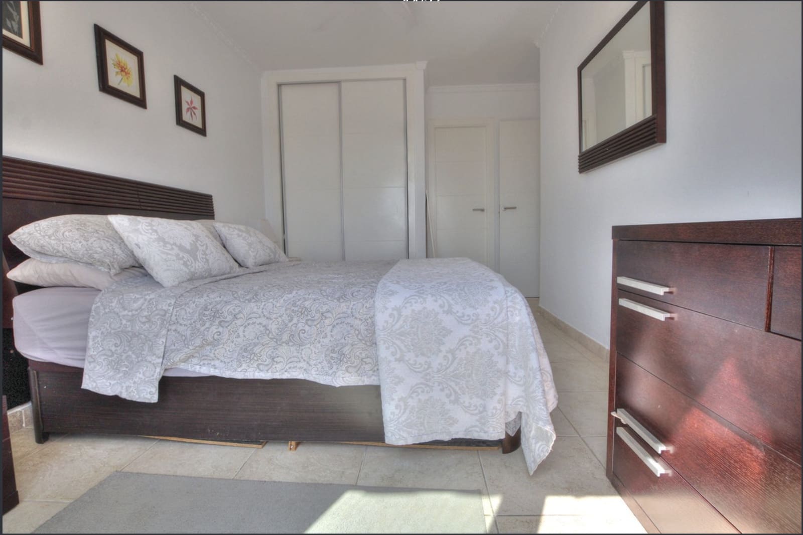 4 bedroom Villa for sale in La Cala de Mijas with pool garage - € 995,000 (Ref: 9297406)