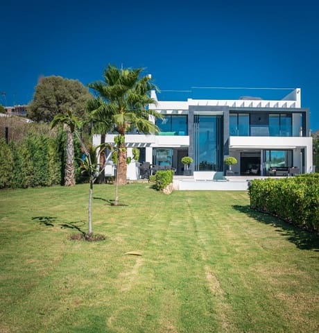 6 bedroom Villa for sale in Estepona with pool garage - € 2,695,000 (Ref: 9308450)