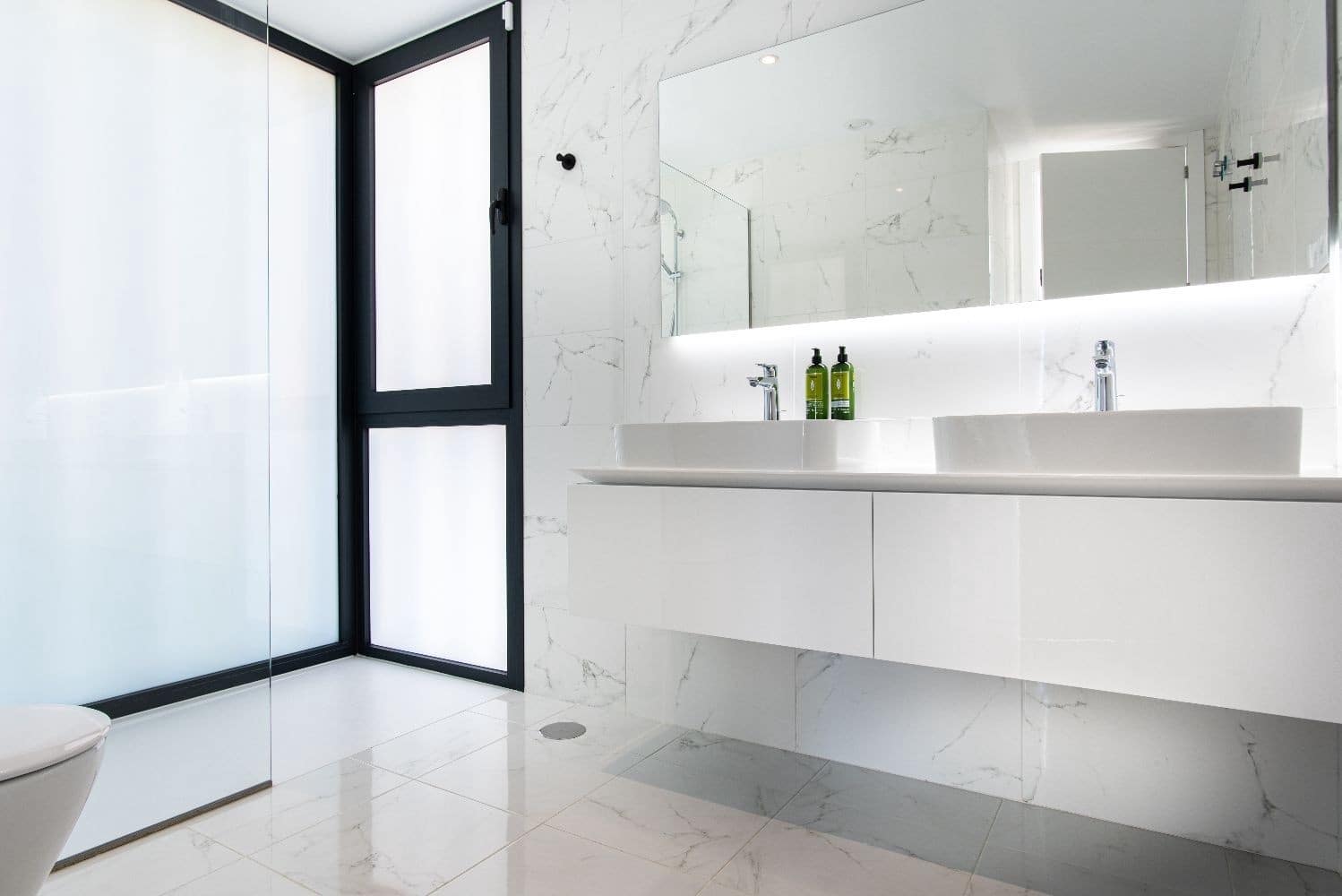 6 bedroom Villa for sale in Estepona with pool garage - € 2,695,000 (Ref: 9308450)