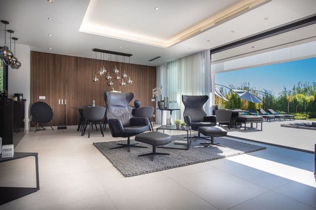 6 sovrum Villa till salu i Estepona med pool garage - 2 695 000 € (Ref: 9308450)
