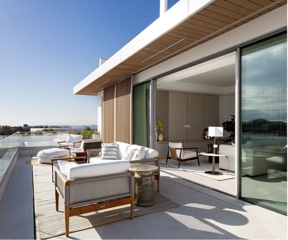 Ático de 4 habitaciones en Marbella en venta con piscina garaje - 1.600.000 € (Ref: 9312706)