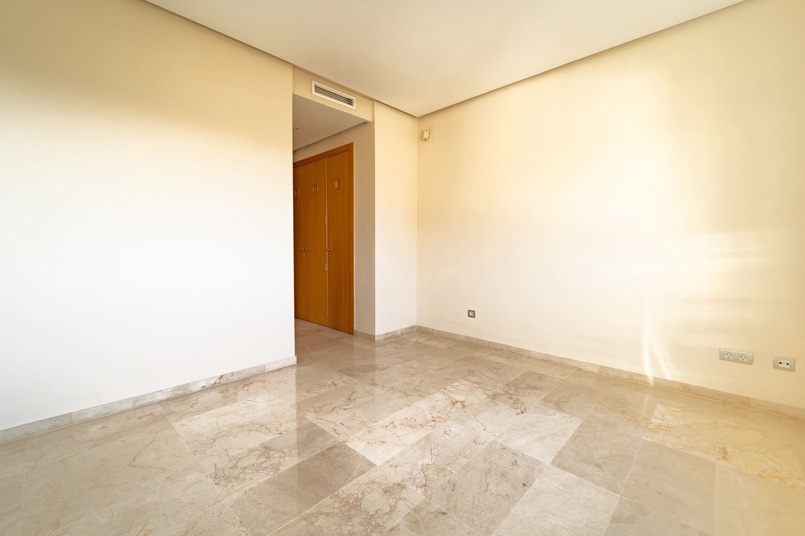 3 sovrum Lägenhet till salu i Mijas Costa med pool garage - 473 000 € (Ref: 9317754)