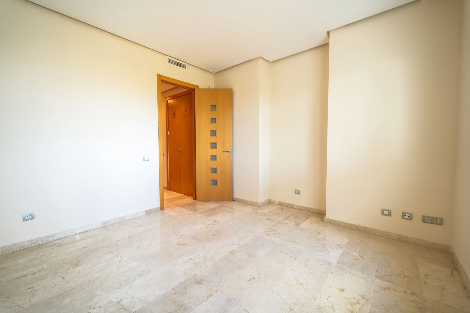 3 sovrum Lägenhet till salu i Mijas Costa med pool garage - 473 000 € (Ref: 9317754)