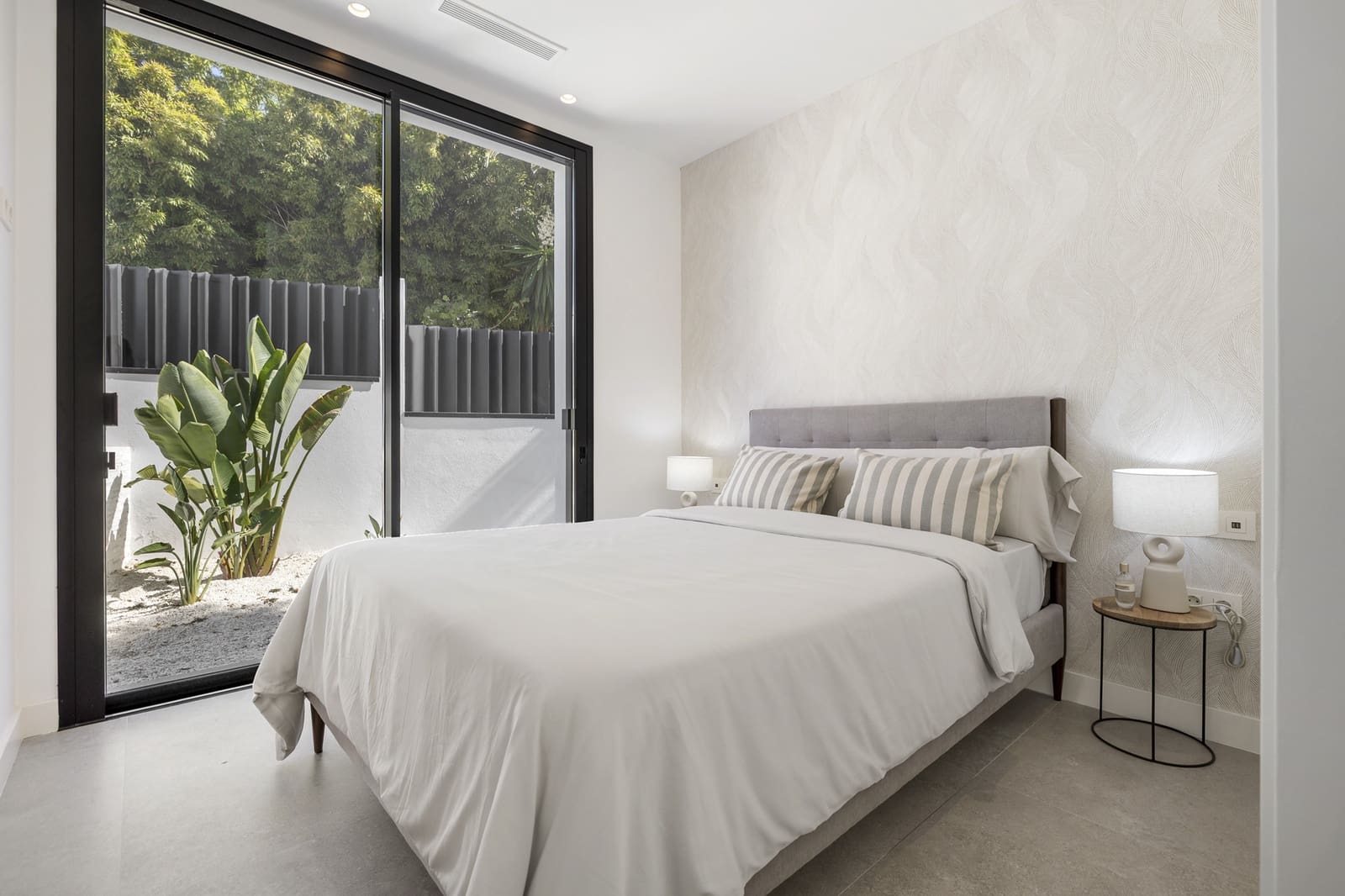 5 bedroom Villa for sale in Marbella with pool garage - € 3,450,000 (Ref: 9321745)