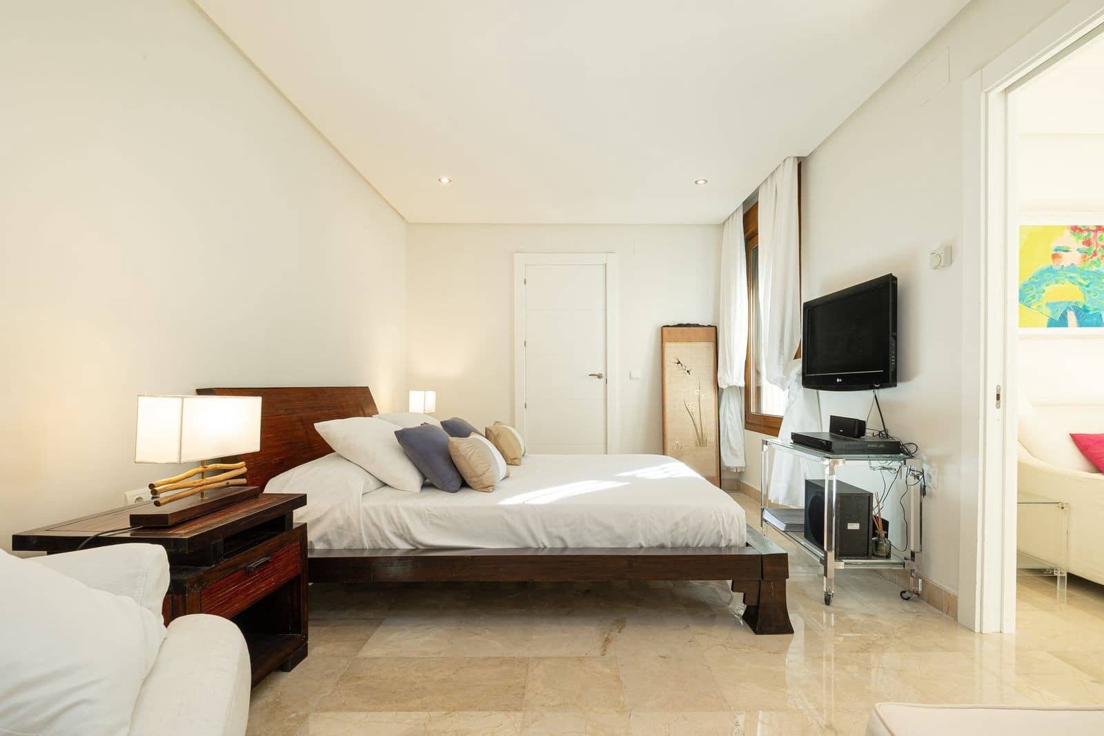 5 bedroom Villa for sale in Benahavis with pool garage - € 2,450,000 (Ref: 9341064)