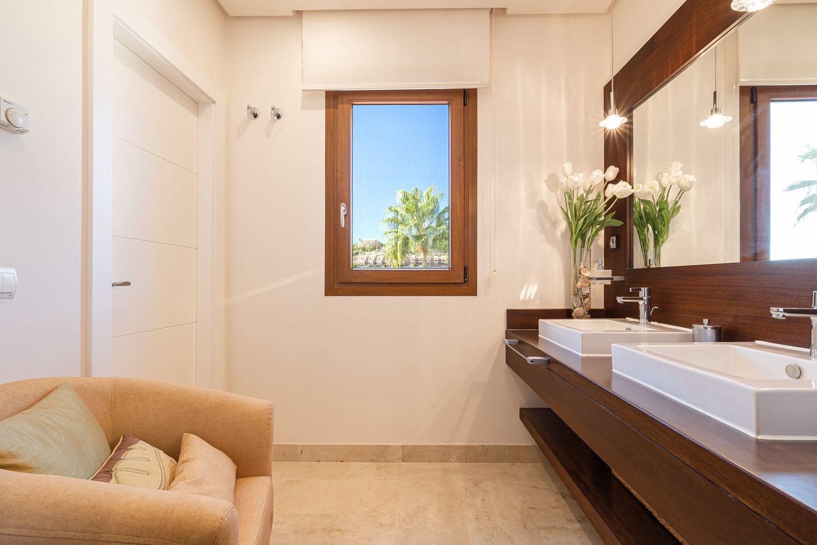 5 bedroom Villa for sale in Benahavis with pool garage - € 2,450,000 (Ref: 9341064)