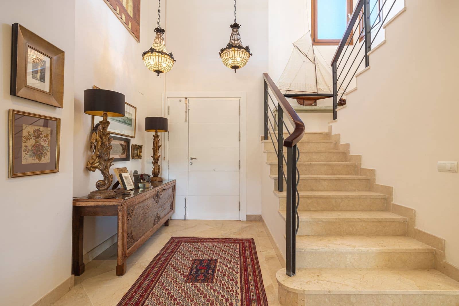 5 bedroom Villa for sale in Benahavis with pool garage - € 2,450,000 (Ref: 9341064)