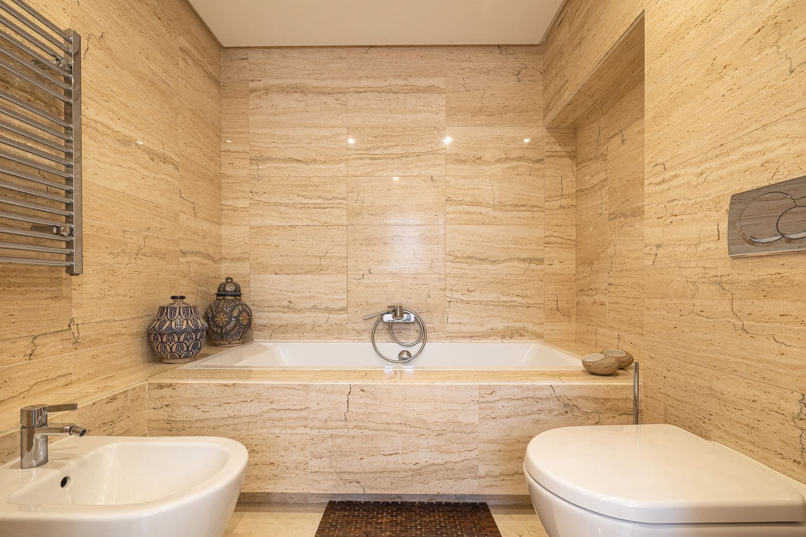 5 bedroom Villa for sale in Benahavis with pool garage - € 2,450,000 (Ref: 9341064)