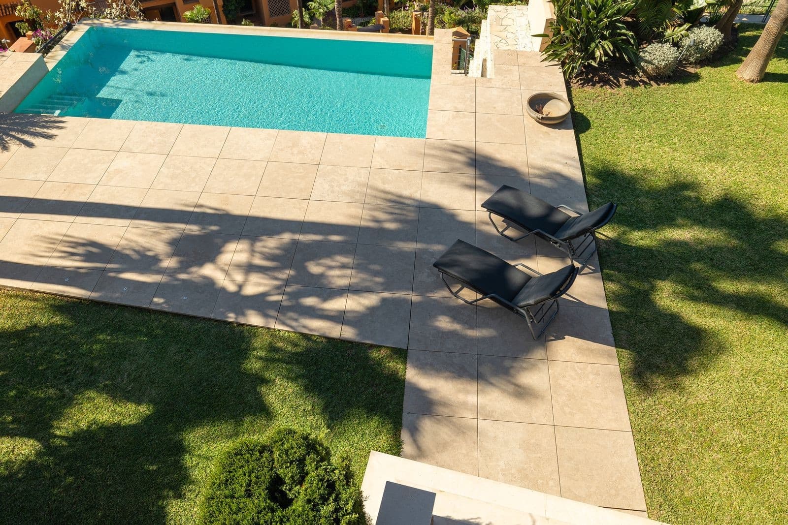 5 bedroom Villa for sale in Benahavis with pool garage - € 2,450,000 (Ref: 9341064)