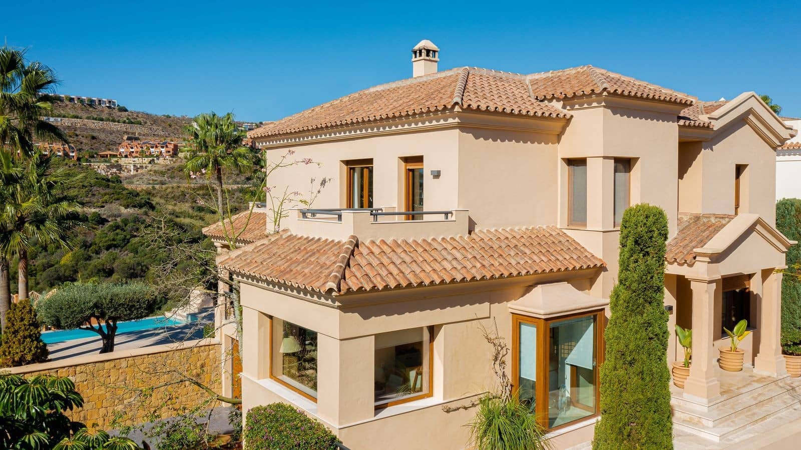 5 bedroom Villa for sale in Benahavis with pool garage - € 2,450,000 (Ref: 9341064)