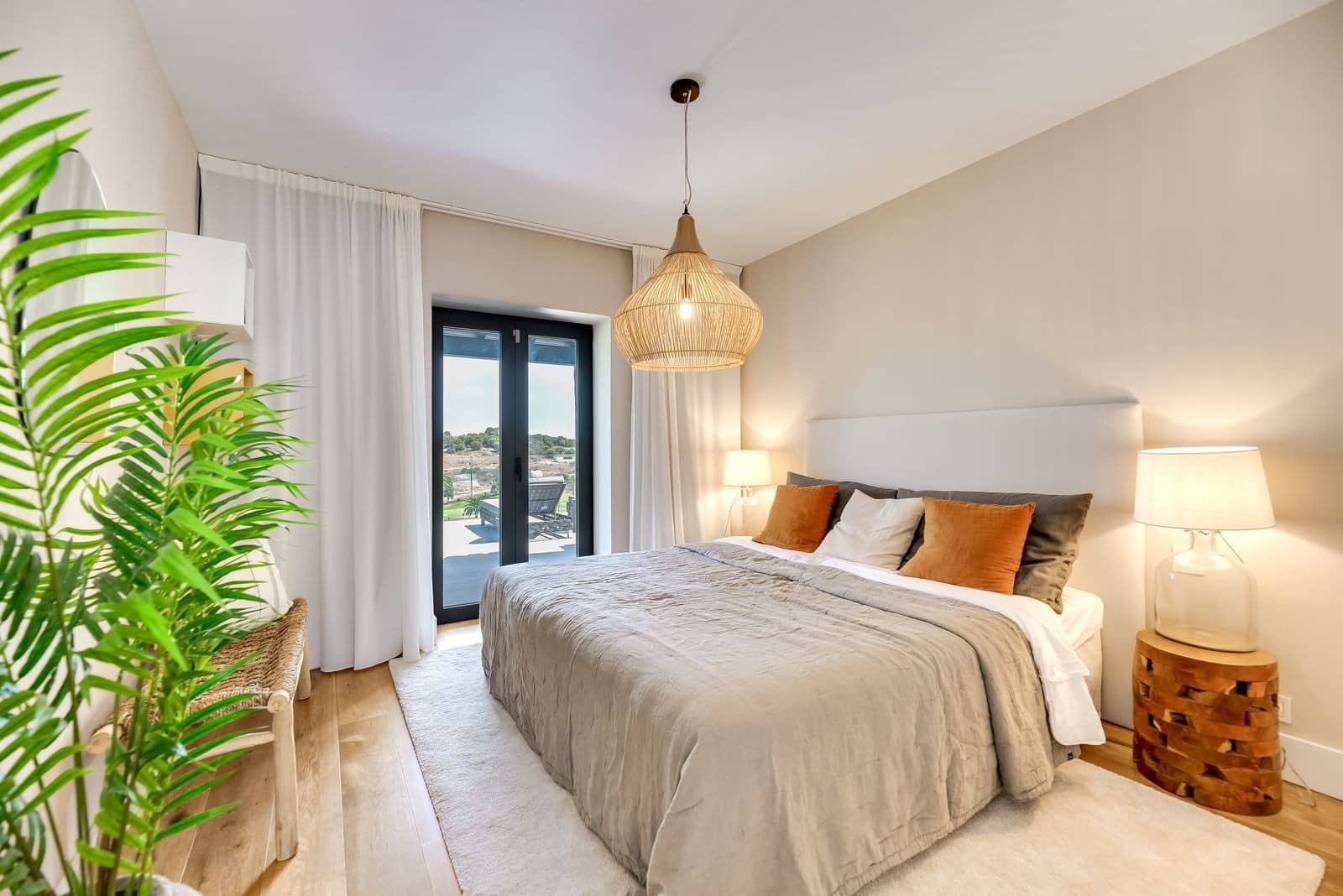 4 soverom Villa til salgs i El Paraiso med svømmebasseng garasje - € 2 890 000 (Ref: 9341065)