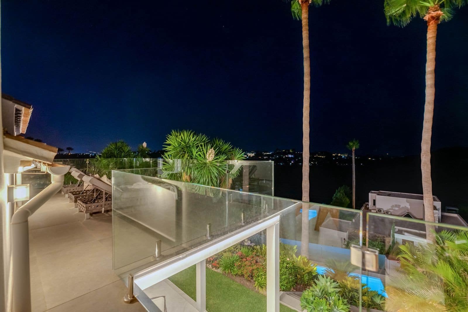 4 soverom Villa til salgs i El Paraiso med svømmebasseng garasje - € 2 890 000 (Ref: 9341065)