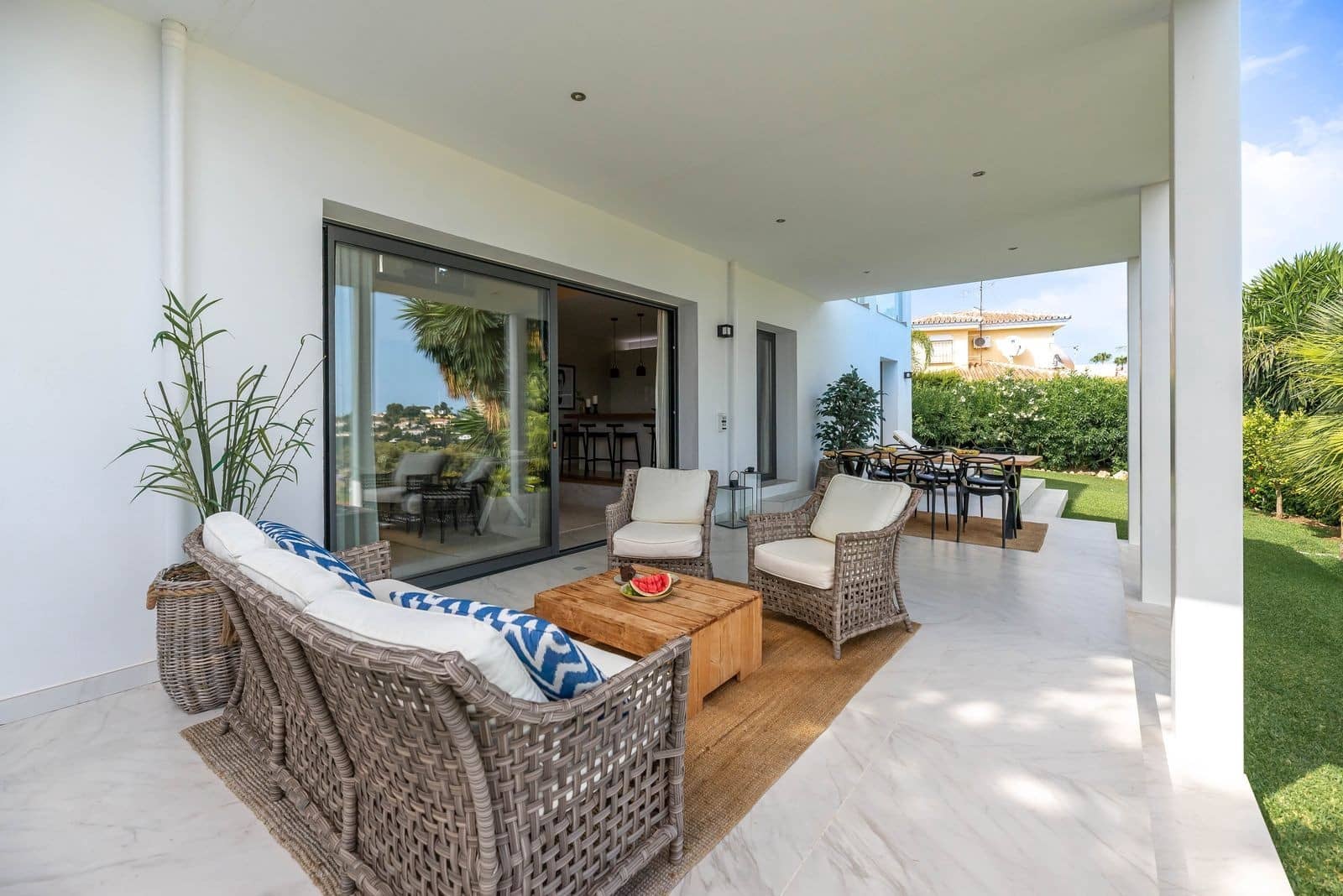 4 soverom Villa til salgs i El Paraiso med svømmebasseng garasje - € 2 890 000 (Ref: 9341065)