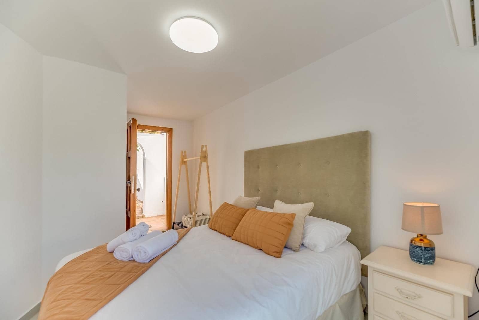 5 sovrum Villa till salu i Nueva Andalucia med pool garage - 1 690 000 € (Ref: 9341066)