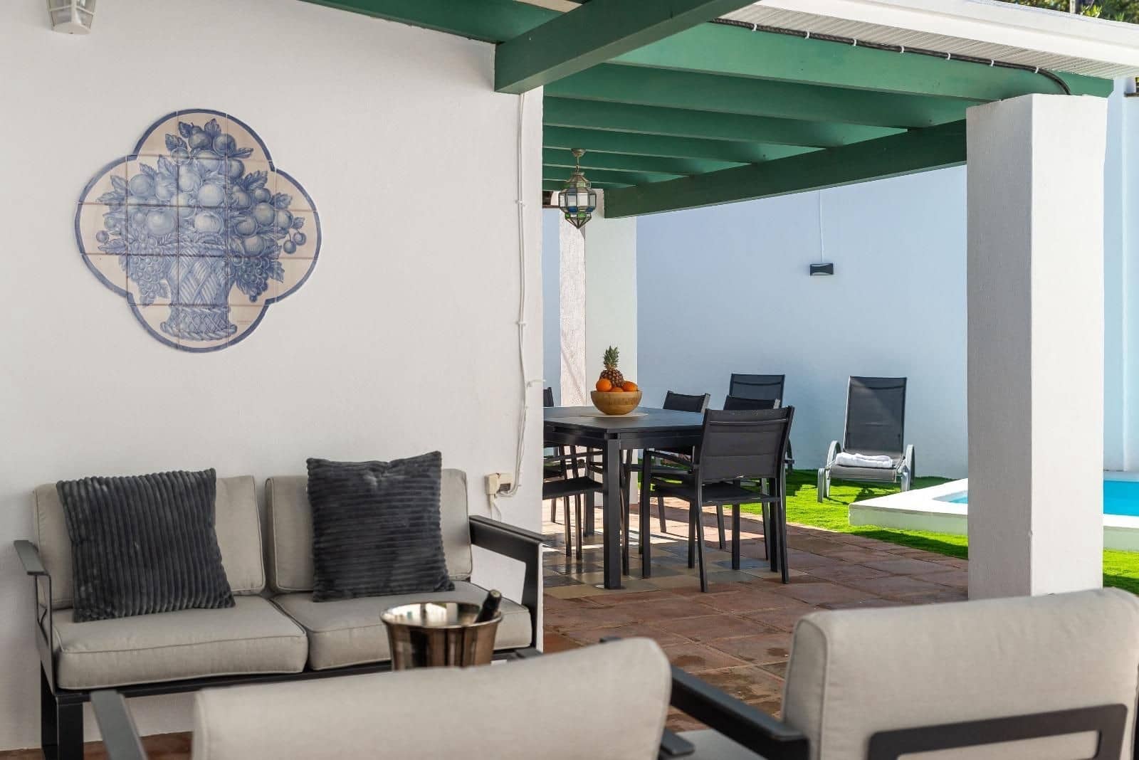 5 sovrum Villa till salu i Nueva Andalucia med pool garage - 1 690 000 € (Ref: 9341066)