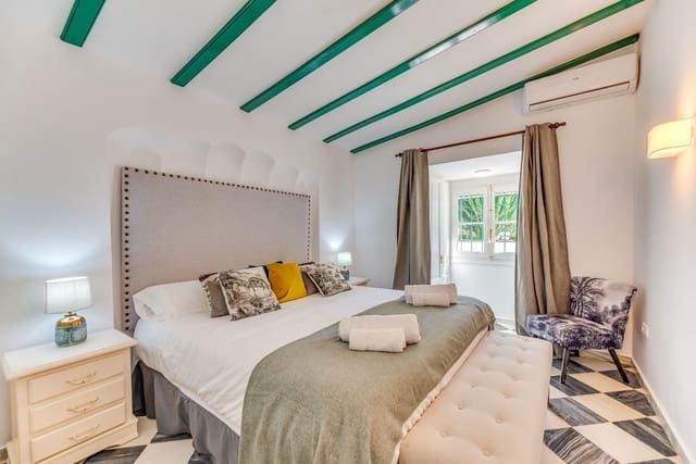 5 sovrum Villa till salu i Nueva Andalucia, Marbella med pool garage - 1 690 000 € (Ref: 9341066)