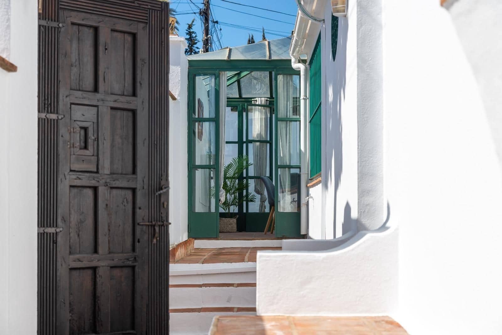 5 sovrum Villa till salu i Nueva Andalucia med pool garage - 1 690 000 € (Ref: 9341066)