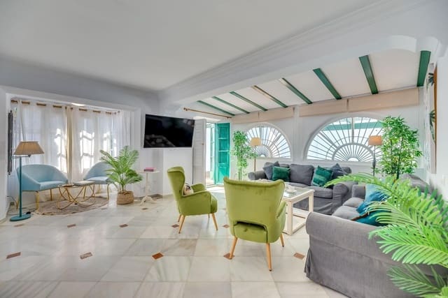 Chalet de 5 habitaciones en Nueva Andalucia, Marbella en venta con piscina garaje - 1.300.000 € (Ref: 9341066)
