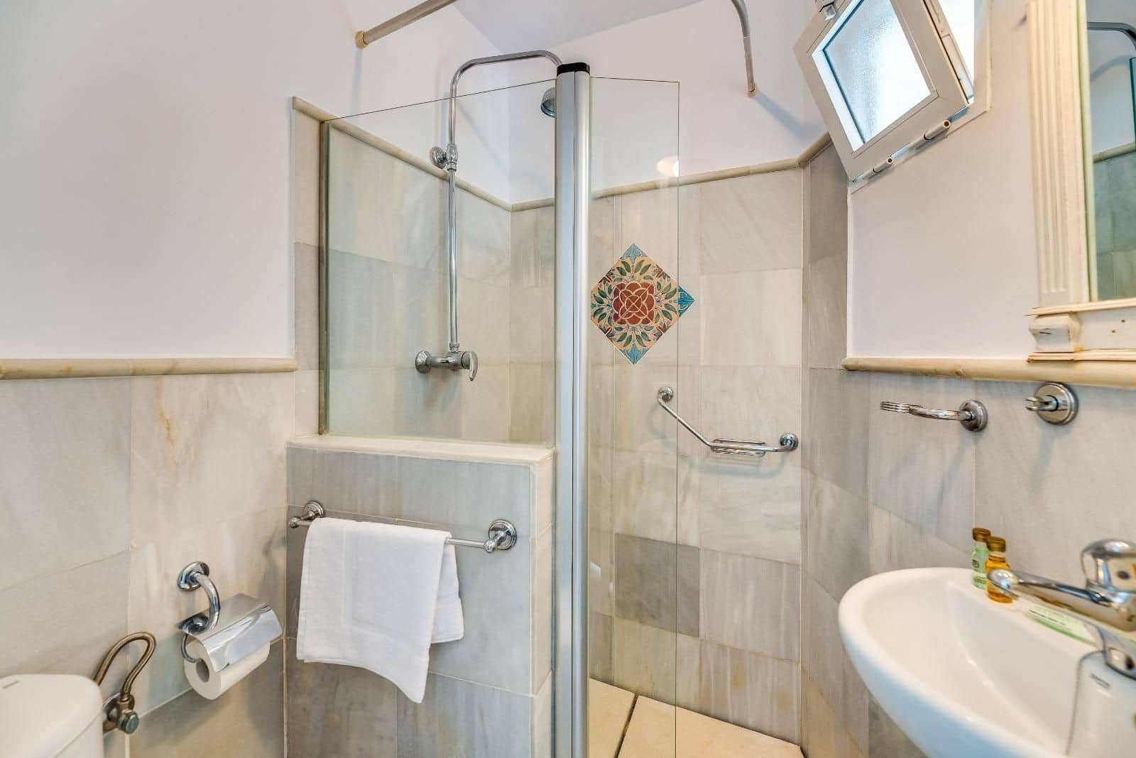 5 bedroom Villa for sale in Nueva Andalucia with pool garage - € 1,300,000 (Ref: 9341066)