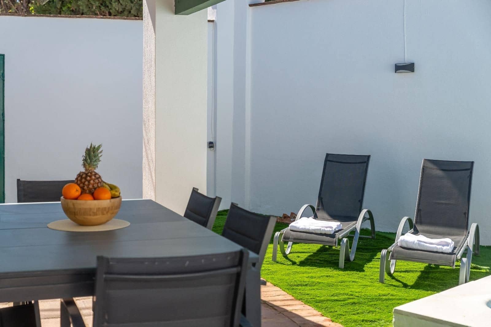 5 bedroom Villa for sale in Nueva Andalucia with pool garage - € 1,300,000 (Ref: 9341066)